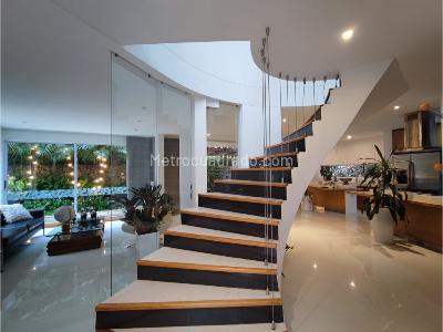Casa de 3 alcobas en venta en Envigado, Envigado, 201 m² · foto 3 de 9