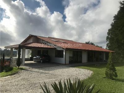 Casa de 5 alcobas en venta en El Tablazo, Rionegro, 472 m² · foto 2 de 20