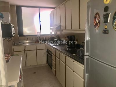 Apartamento de 3 alcobas en venta en Laureles, Medellín, 108 m² · foto 5 de 9