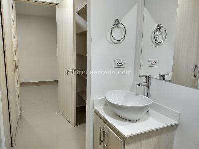 Apartamento de 3 alcobas en venta en Belen, Medellín, 107 m² · foto 6 de 8