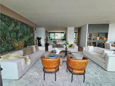 Apartamento de 3 alcobas en venta en Los Balsos, Medellín, 483 m² · foto 2 de 20