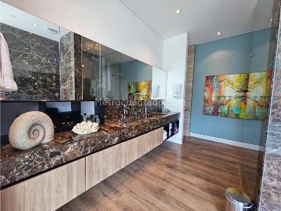 Apartamento de 3 alcobas en venta en Los Balsos, Medellín, 483 m² · foto 19 de 20