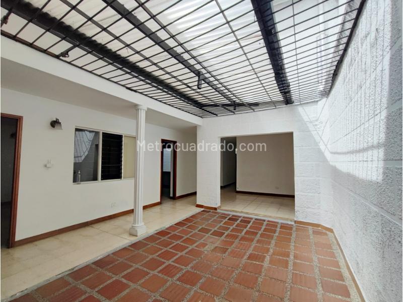 Casa Amplia de 4 Alcobas en Belén Rosales