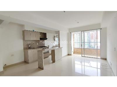 Apartamento de 3 alcobas en venta en Tres Esquinas, Sabaneta, 77 m² · foto 3 de 13