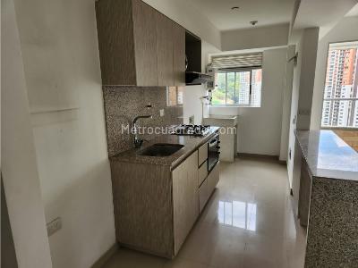 Apartamento de 3 alcobas en venta en Tres Esquinas, Sabaneta, 77 m² · foto 8 de 13