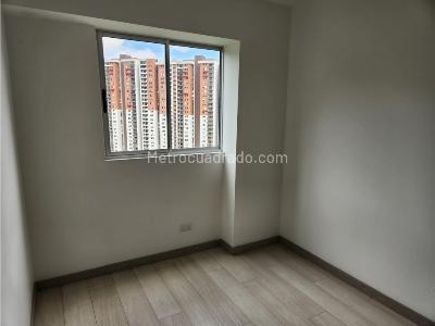 Apartamento de 3 alcobas en venta en Tres Esquinas, Sabaneta, 77 m² · foto 11 de 13