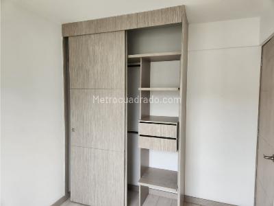 Apartamento de 3 alcobas en venta en Tres Esquinas, Sabaneta, 77 m² · foto 12 de 13
