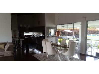 Casa de 4 alcobas en arriendo en Llanogrande, Rionegro, 350 m² · foto 9 de 20