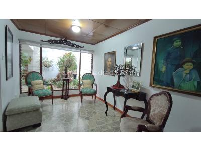 Casa de 4 alcobas en venta en Laureles, Medellín, 300 m² · foto 3 de 14