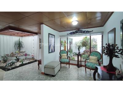 Casa de 4 alcobas en venta en Laureles, Medellín, 300 m² · foto 4 de 14