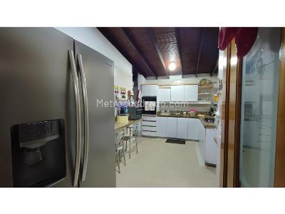Casa de 4 alcobas en venta en Laureles, Medellín, 300 m² · foto 6 de 14