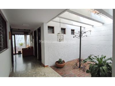Casa de 4 alcobas en venta en Laureles, Medellín, 300 m² · foto 8 de 14