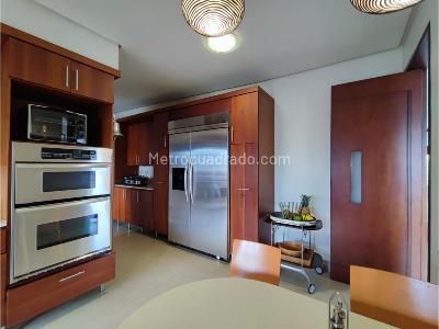 Apartamento de 4 alcobas en venta en El Poblado, Medellín, 432 m² · foto 8 de 18
