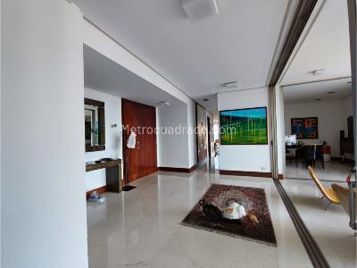 Apartamento de 4 alcobas en venta en El Poblado, Medellín, 432 m² · foto 17 de 18