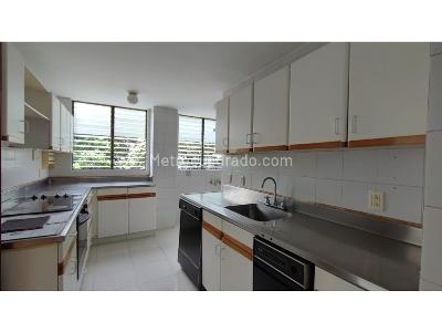 Apartamento de 3 alcobas en venta en El Poblado Milla De Oro, Medellín, 140 m² · foto 5 de 15