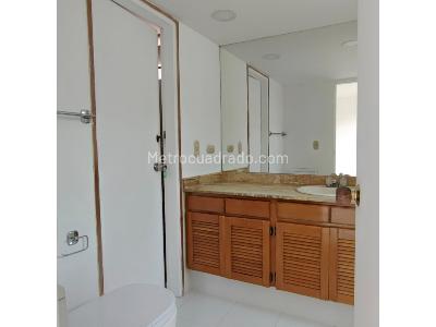 Apartamento de 3 alcobas en venta en El Poblado Milla De Oro, Medellín, 140 m² · foto 14 de 15