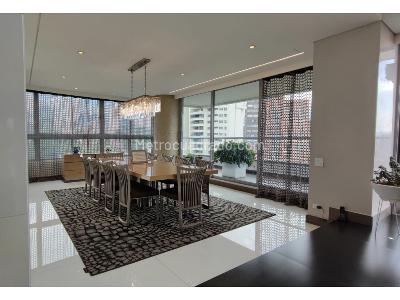 Apartamento de 5 alcobas en venta en El Poblado, Medellín, 644 m² · foto 3 de 20