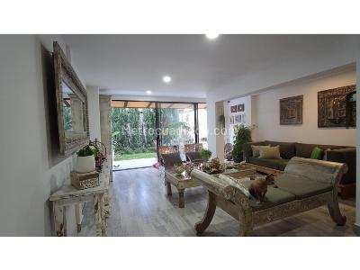 Casa de 3 alcobas en venta en Envigado Benedictinos, Medellín, 187 m² · foto 2 de 20