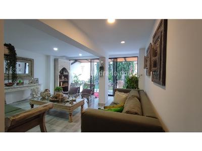 Casa de 3 alcobas en venta en Envigado Benedictinos, Medellín, 187 m² · foto 3 de 20