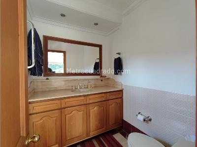 Casa de 4 alcobas en venta en Alto De Las Palmas, Envigado, 875 m² · foto 19 de 20