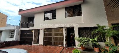 Casa de 5 alcobas en venta en La Flora, Cali, 320 m² · foto 2 de 16