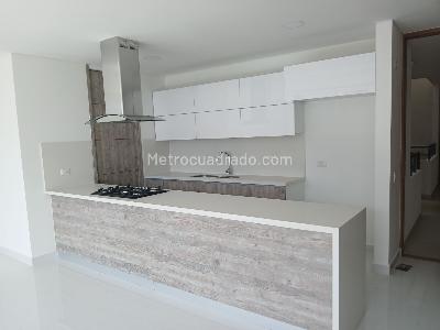 Apartamento de 3 alcobas en venta en Altos De Ciudad Jardin, Cali, 127 m² · foto 6 de 9