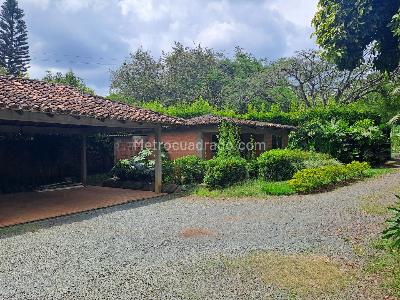 Casa de 5 alcobas en venta en Parcelaciones Pance, Cali, 576 m² · foto 4 de 10