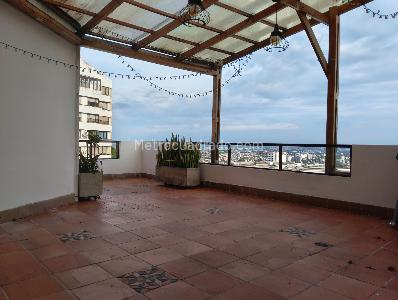 Apartamento de 3 alcobas en venta en Bellavista, Cali, 145 m² · foto 10 de 19