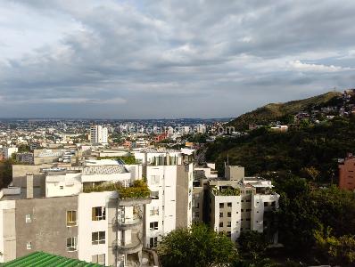 Apartamento de 3 alcobas en venta en Bellavista, Cali, 145 m² · foto 18 de 19