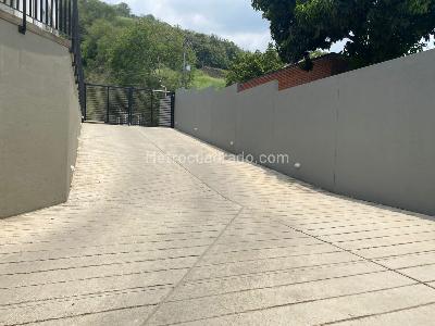 Apartamento de 3 alcobas en venta en Altos De Menga, Cali, 87 m² · foto 17 de 18