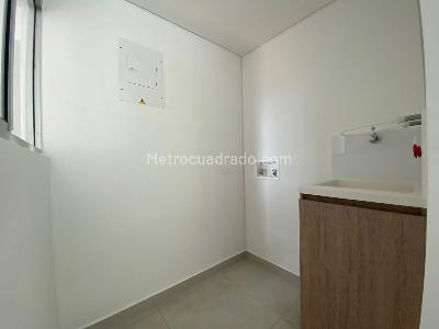 Apartamento de 3 alcobas en venta en Altos De Menga, Cali, 87 m² · foto 2 de 18