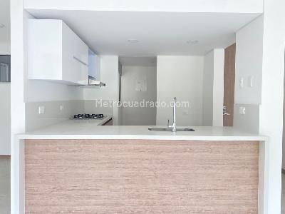 Apartamento de 3 alcobas en venta en Altos De Menga, Cali, 87 m² · foto 3 de 18