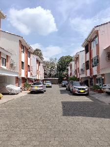 Casa de 3 alcobas en venta en El Refugio, Cali, 129 m² · foto 2 de 4