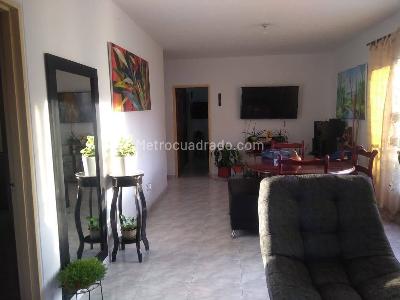 Casa de 5 alcobas en venta en Guaduales, Cali, 200 m² · foto 13 de 16