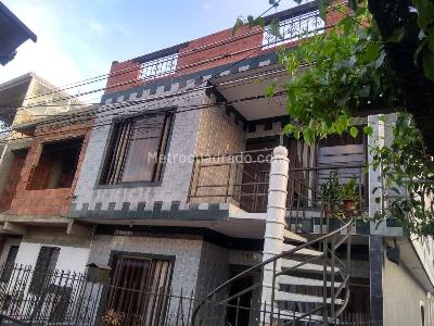 Casa de 5 alcobas en venta en Guaduales, Cali, 200 m² · foto 1 de 16