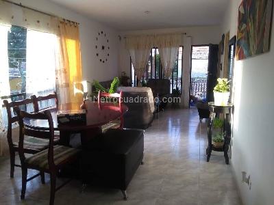 Casa de 5 alcobas en venta en Guaduales, Cali, 200 m² · foto 10 de 16