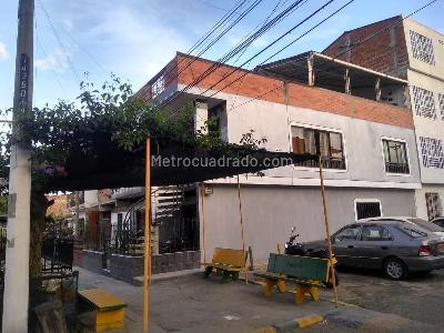 Casa de 5 alcobas en venta en Guaduales, Cali, 200 m² · foto 2 de 16