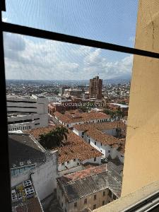 Apartamento de 3 alcobas en venta en Bulevar Del Rio, Cali, 138 m² · foto 2 de 13