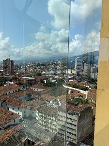 Apartamento de 3 alcobas en venta en Bulevar Del Rio, Cali, 138 m² · foto 5 de 13