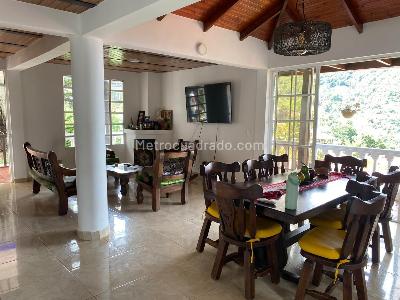 Casa de 4 alcobas en venta en Felidia, Cali, 350 m² · foto 2 de 20