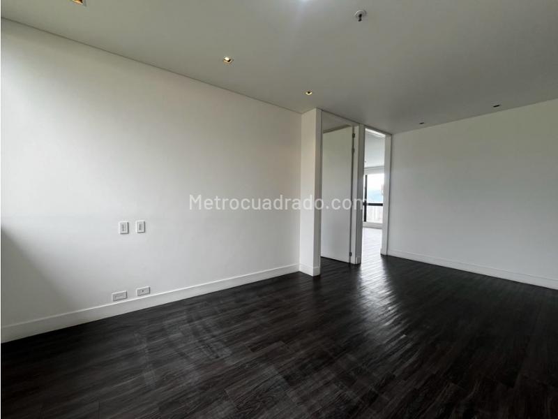 Brand New 3BR Apartment in Los Balsos Poblado - 3