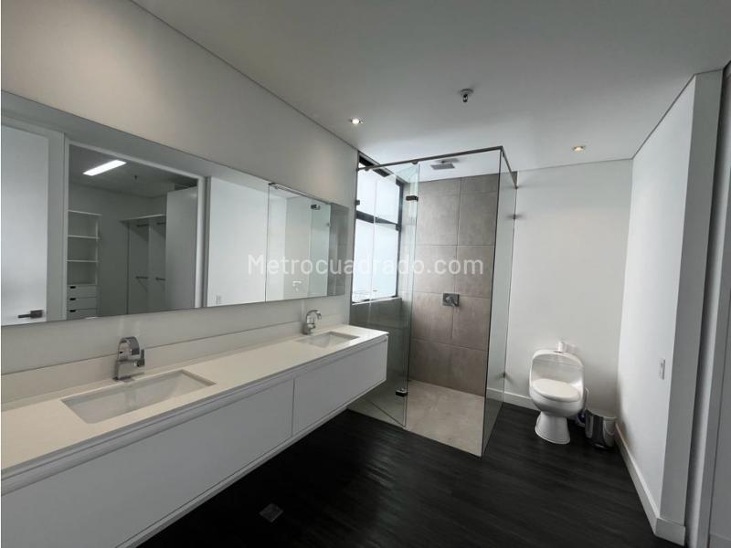 Brand New 3BR Apartment in Los Balsos Poblado - 7