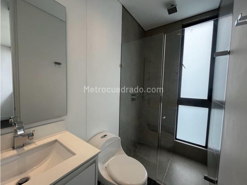 Brand New 3BR Apartment in Los Balsos Poblado - 9