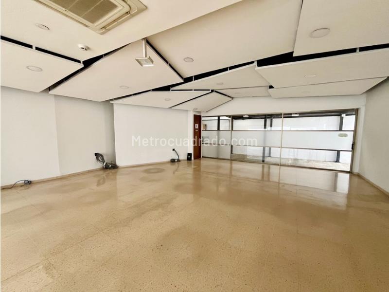 Casa Comercial de 4 Alcobas en El Poblado