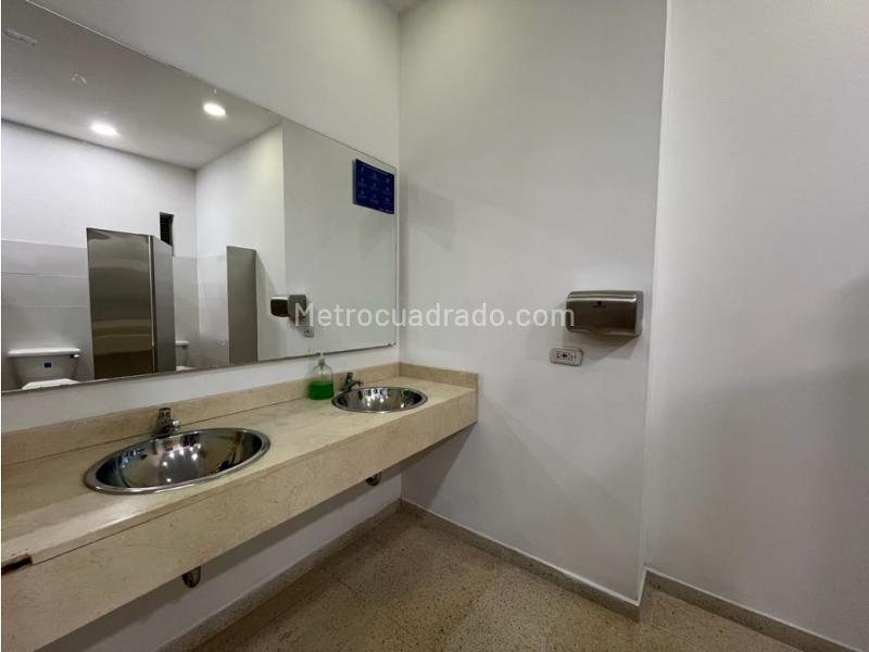 Commercial 4BR House in Poblado - 9