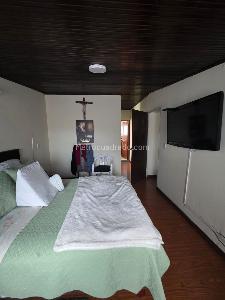 Casa de 5 alcobas en venta en San Martin, Bogotá, 350 m² · foto 7 de 20