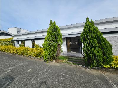 Casa de 5 alcobas en venta en Via Al Eden, Armenia, 500 m² · foto 2 de 20