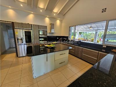 Casa de 5 alcobas en venta en Club Campestre, Armenia · foto 9 de 20