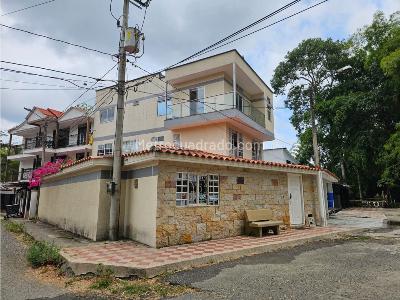 Casa de 5 alcobas en venta en Mercedes Del Norte, Armenia, 354 m² · foto 4 de 20