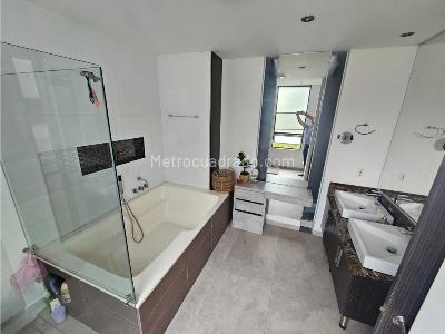 Casa de 5 alcobas en venta en Avenida 19 Norte, Armenia, 1702 m² · foto 17 de 20